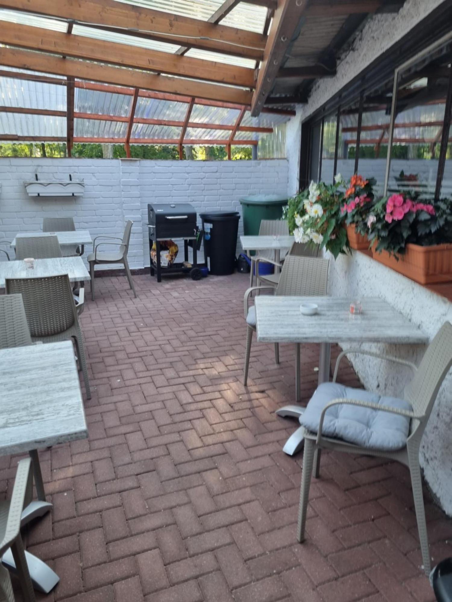 Schoene Geraeumige Ferienwohnung Am Park Heringsdorf  Exterior photo